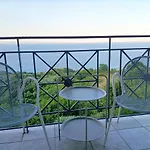 Hotel apartamentowy Christina - Happy Days