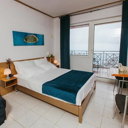 Christina - Happy Days