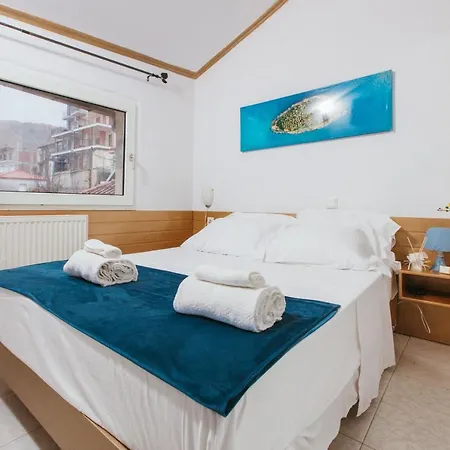 Christina - Happy Days 3* Karitsa (Larissa)