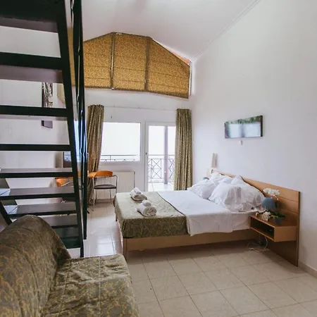 Christina - Happy Days 3* Karitsa (Larissa)