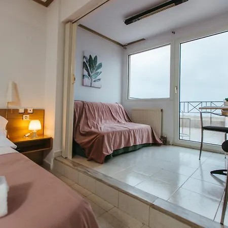 Christina - Happy Days Апарт-отель Karitsa (Larissa)