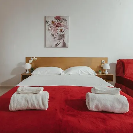 Апарт-отель Christina - Happy Days 3*