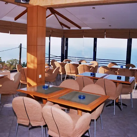 Christina - Happy Days Апарт-отель Karitsa (Larissa)