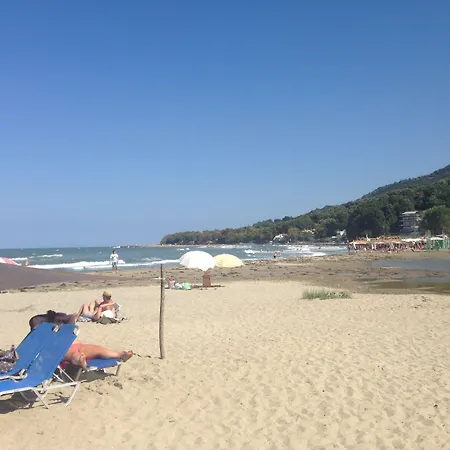 Christina - Happy Days Апарт-отель