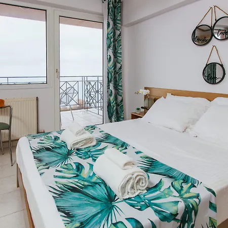 Апарт-отель Christina - Happy Days 3*