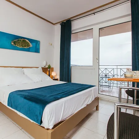 Апарт-отель Christina - Happy Days